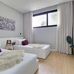 וילה Estrelicia By Lovelystay ריביירה בראבה