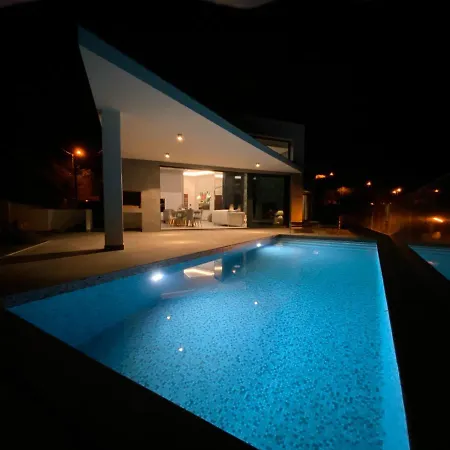 Estrelicia - Pool & Ocean View By Lovelystay