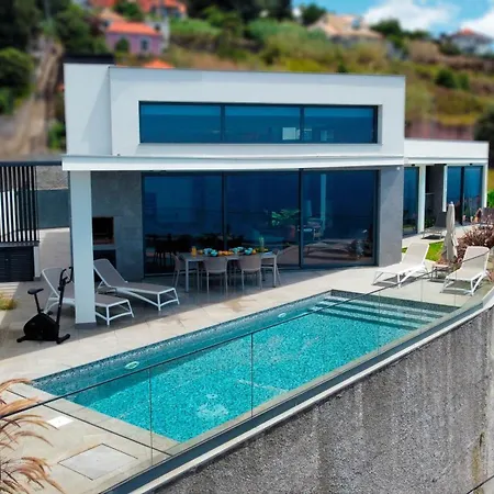 Estrelicia - Pool & Ocean View By Lovelystay